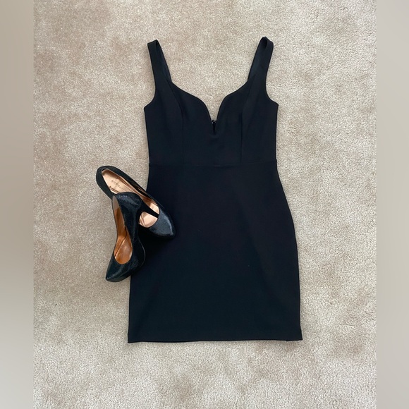 Express woman’s little black dress - Picture 3 of 6